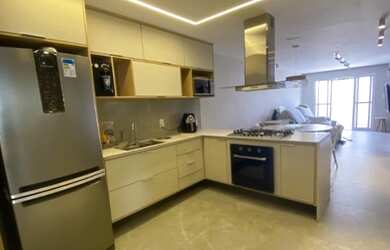 Imagem: A casa possui 3 Dormitórios, 3 Banheiros, 3 Vagas na garagem