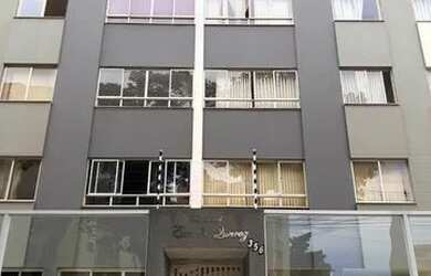 Imagem: O apartamento possui 3 Dormitórios, 1 Banheiro, 1 Vaga na garagem