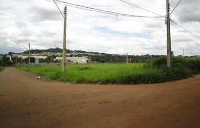 Imagem: O terreno possui 6.394m² de Área e está localizado em Village