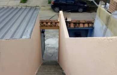 Imagem: A casa possui 1 Dormitório, 1 Banheiro e está localizado