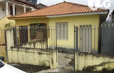 Imagem: A casa possui 1 Dormitório, 1 Banheiro, 1 Vaga na garagem