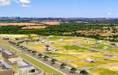 Imagem: O terreno possui 180m² de Área e está localizado em Tijucal