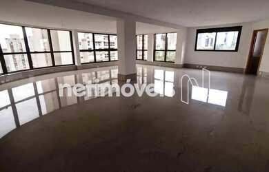 Imagem: O apartamento possui 4 Dormitórios, 5 Banheiros, 5 Vagas na