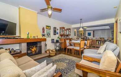 Imagem 4: Sobrado com 4 quartos e 4 vagas em Petrópolis