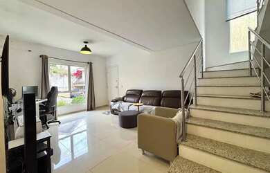 Imagem 3: ABRANCHES SOBRADO. Área de serviço, 150m² de Área, 2 Vagas na garageme3...