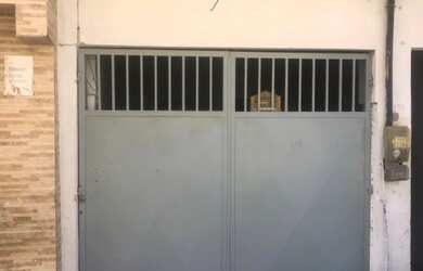 Imagem: O apartamento possui 4 Dormitórios, 2 Banheiros, 2 Vagas na