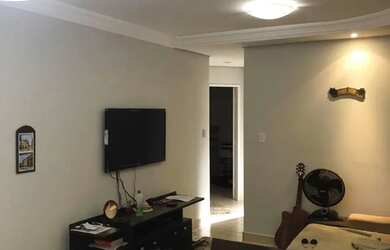 Imagem: O apartamento possui 3 Dormitórios, 2 Banheiros e 1 Vaga na