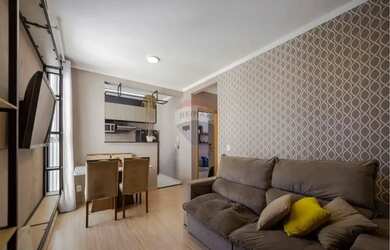 Imagem: O apartamento possui 2 Dormitórios, 1 Banheiro, 1 Vaga na garagem