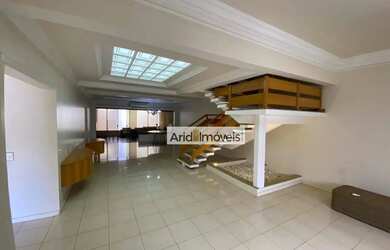 Imagem: A casa em condomínio possui 4 Dormitórios, 5 Banheiros, 4