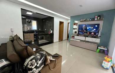 Imagem: O apartamento possui 2 Dormitórios, 2 Banheiros, 2 Vagas na