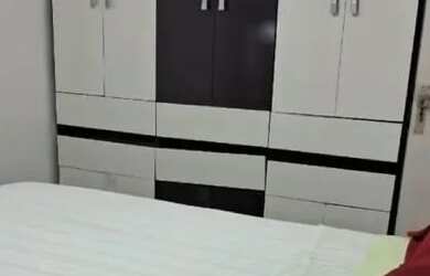 Imagem: O apartamento possui 1 Dormitório, Acomodam 2 pessoas, 1 Vaga