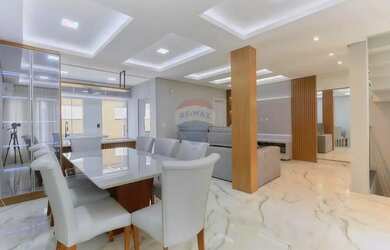 Imagem: A casa possui 3 Dormitórios, 4 Banheiros, 4 Vagas na garagem