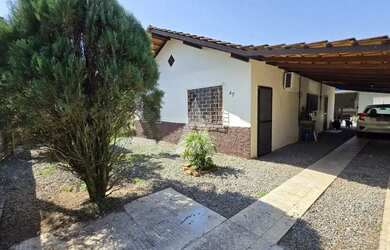 Imagem: A casa possui 3 Dormitórios, 2 Banheiros, 131m² de Área e