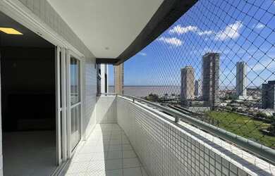 Imagem: O apartamento possui 3 Dormitórios, 3 Banheiros, 2 Vagas na