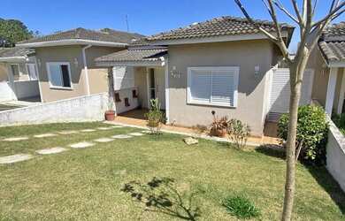 Imagem: A casa em condomínio possui 3 Dormitórios, 2 Banheiros, 2