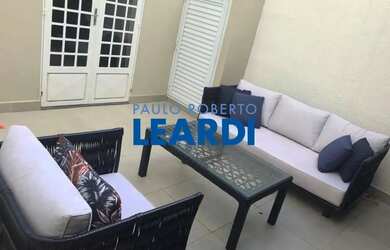 Imagem: A casa possui 3 Dormitórios, 4 Banheiros, 1 Vaga na garagem