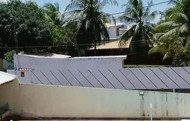 Imagem: A casa em condomínio possui 5 Dormitórios, 5 Banheiros, 350m²