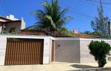 Imagem: A casa possui 4 Dormitórios, 4 Banheiros, 2 Vagas na garagem