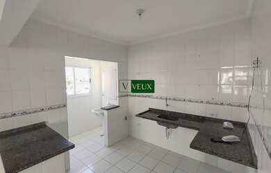 Imagem: O apartamento possui 3 Dormitórios, 1 Banheiro, 1 Vaga na garagem