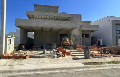 Imagem: A casa em condomínio possui 3 Dormitórios, 4 Banheiros, 2