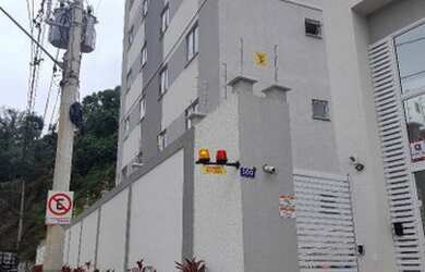 Imagem 2: Alugo no bairro Teixeiras apto 02 quartos primeira locação 650,00 taxas