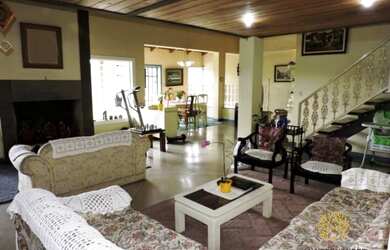 Imagem 8: Casa com 5 suítes, futebol e tênis, em 3 lotes