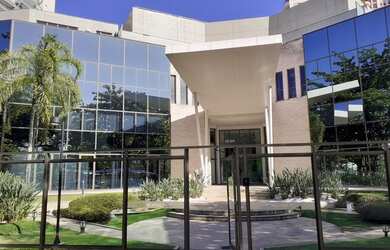 Imagem: O depósito possui 2 Vagas na garagem, 76m² de Área e está