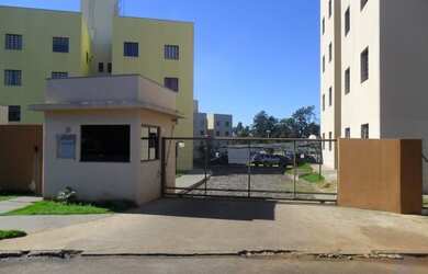 Imagem: O apartamento possui 3 Dormitórios, 1 Banheiro, 1 Vaga na garagem