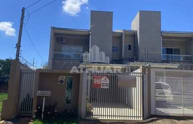 Imagem: A casa possui 2 Dormitórios, 2 Banheiros, 2 Vagas na garagem