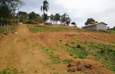 Imagem 1: Terreno lindo com 4 mil metros com água no fundo