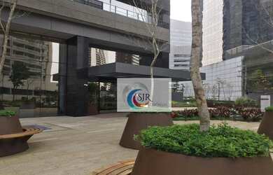 Imagem: O depósito possui 5 Vagas na garagem, 1.681m² de Área e