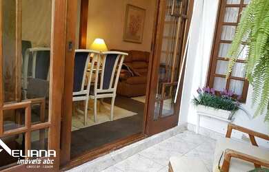 Imagem: A casa possui 2 Dormitórios, 1 Banheiro, 2 Vagas na garagem