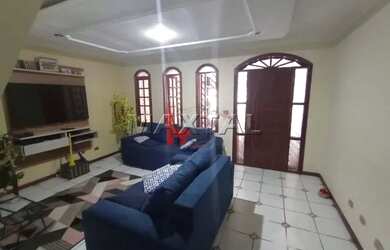 Imagem: A casa possui 3 Dormitórios, 3 Banheiros, 2 Vagas na garagem