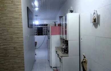 Imagem: A casa possui 2 Dormitórios, 2 Banheiros, 1 Vaga na garagem