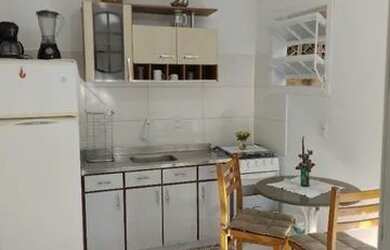 Imagem: O apartamento possui 1 Dormitório, 1 Banheiro, 1 Vaga na garagem