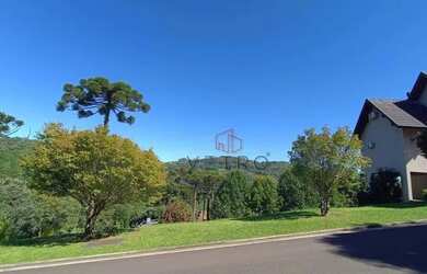 Imagem: O terreno possui 593m² de Área e está localizado em Gramado