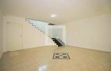 Imagem: A casa em condomínio possui 2 Dormitórios, 3 Banheiros, 4