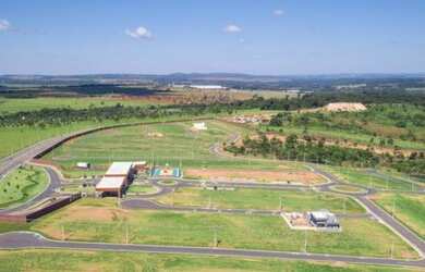 Imagem 9: Lote em condomínio para venda com 300 metros quadrados no Jardins Bolonha...