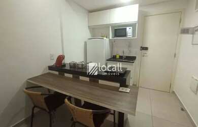 Imagem: O apartamento possui 1 Dormitório, 1 Banheiro, 1 Vaga na garagem