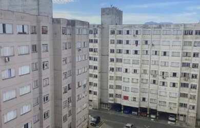 Imagem: O apartamento possui 3 Dormitórios, 1 Banheiro, 1 Vaga na garagem