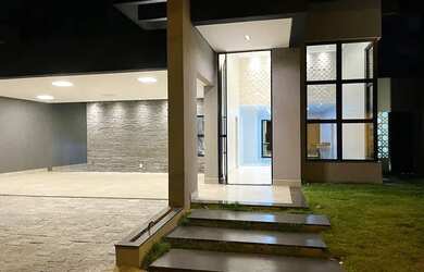 Imagem: A casa em condomínio possui 3 Dormitórios, 5 Banheiros e 230m²