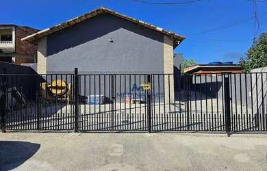 Imagem: A casa possui 2 Dormitórios, 1 Banheiro, 1 Vaga na garagem