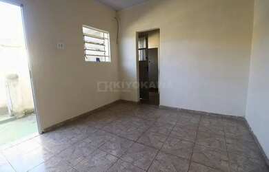 Imagem: A casa possui 1 Dormitório, 1 Banheiro, 30m² de Área e está