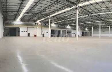 Imagem: O depósito possui 5 Vagas na garagem, 2388m² de Área e está