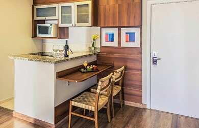 Imagem: O studio possui 1 Dormitório, 1 Banheiro, 1 Vaga na garagem