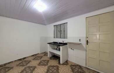 Imagem: A casa possui 1 Dormitório, 1 Banheiro, 25m² de Área e está