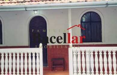 Imagem 2: DUAS CASAS REFORMADAS MARAVILHOSO QUINTAL PISCINA E CHURRASQUEIRA