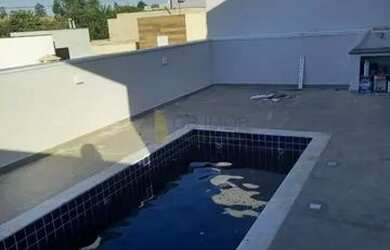 Imagem: A casa em condomínio possui 3 Dormitórios, 2 Banheiros, 2