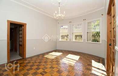 Imagem: A casa possui 3 Dormitórios, 1 Banheiro, 119m² de Área e