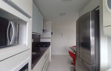 Imagem: O apartamento possui 2 Dormitórios, 1 Banheiro, 1 Vaga na garagem